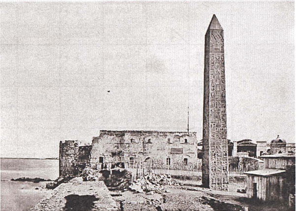 «Игла Клеопатры» в Александрии. Фотография конца XIX века