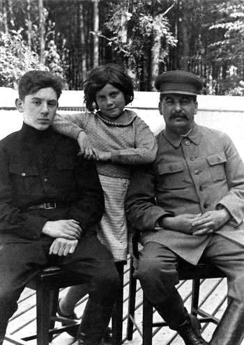 Василий и Светлана с отцом. 1935 год