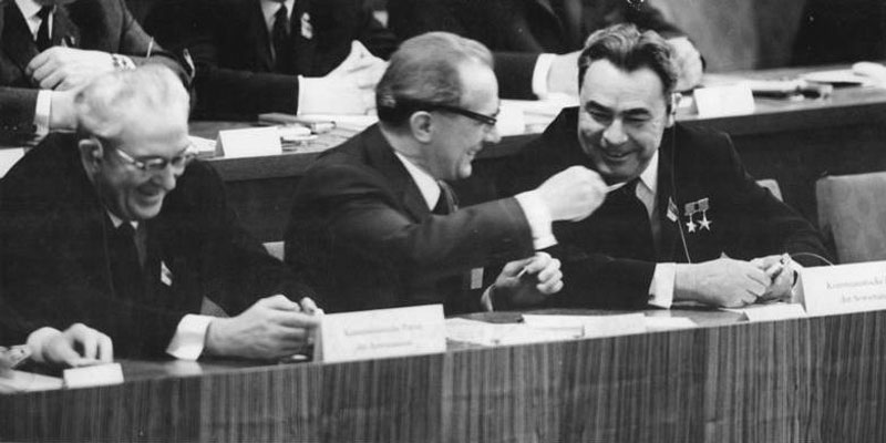 Ю. Андропов, Э. Хонеккер и Л. Брежнев. 1967 год.
